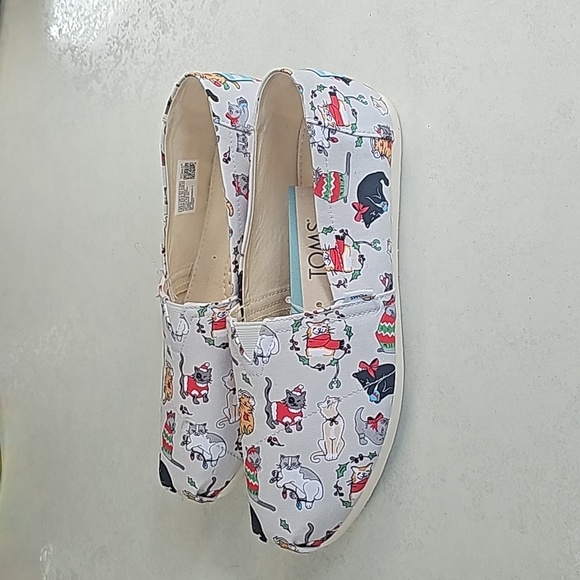 Tom's Christmas Holiday Cats - Picture 2 of 4